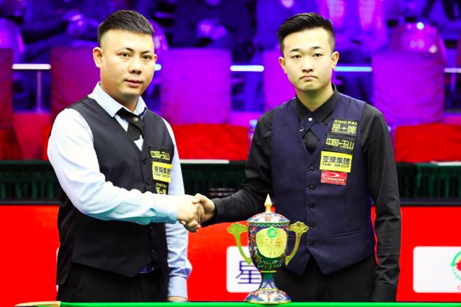 她凭借敏捷 她凭借敏捷